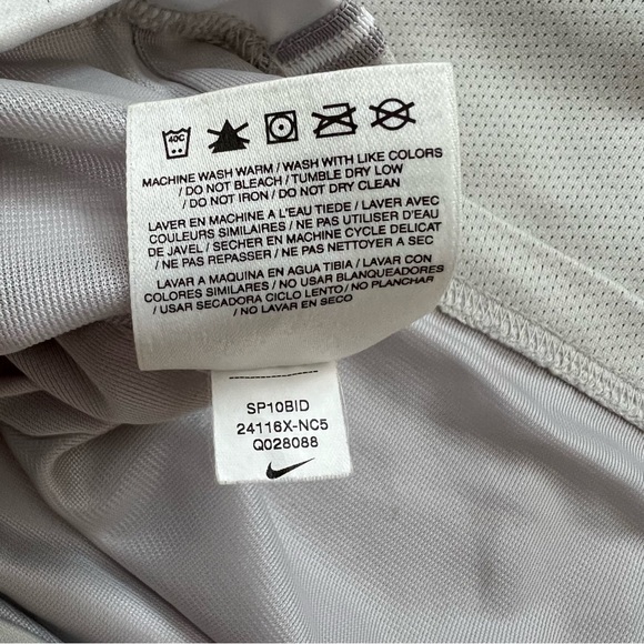 Used Jordan’s v neck Jersey North Carlina - Picture 6 of 8